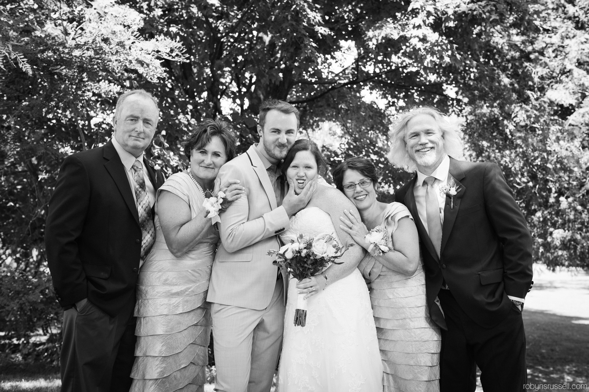 21-silly-family-shot-at-emilie-and-brenons-wedding.jpg
